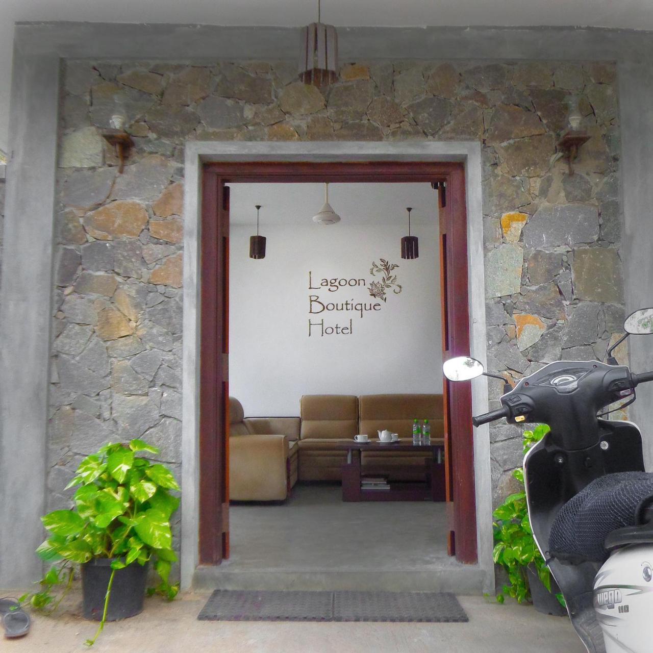 Lagoon Boutique Hotel Kanattagoda Exterior photo
