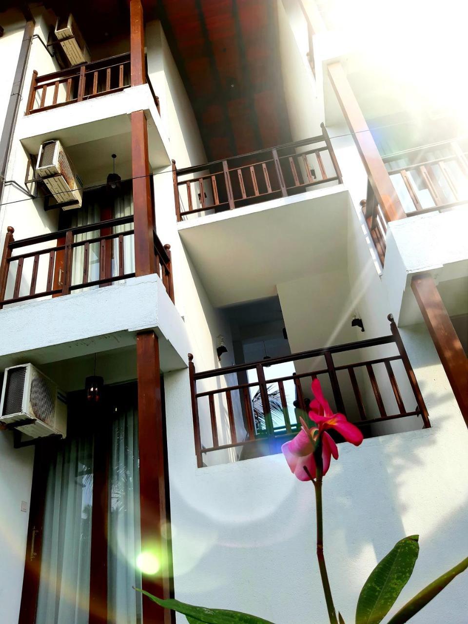 Lagoon Boutique Hotel Kanattagoda Exterior photo